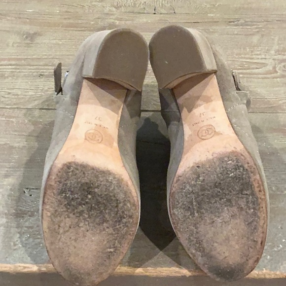 Chanel suede ankle boots - Picture 6 of 8